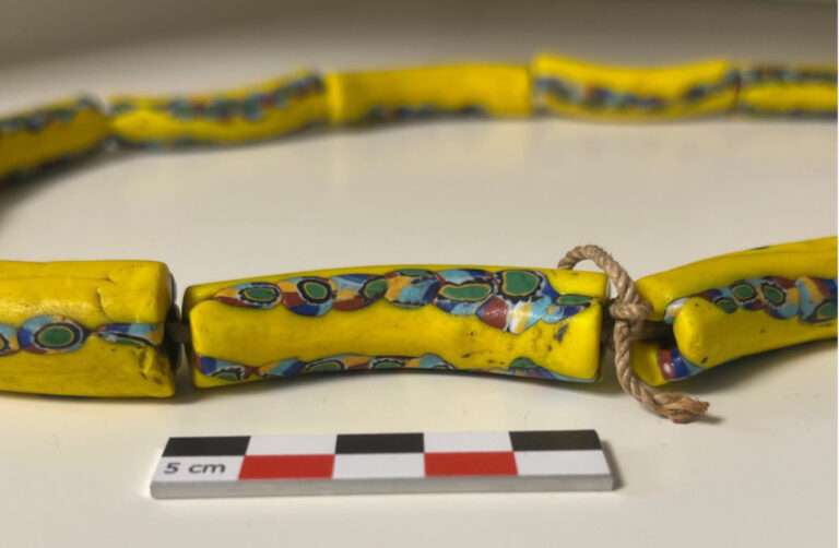 Read more about the article Internship opportunity : characterization of African glass beads from the Musée de l’Homme.